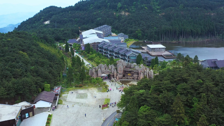 江西宜春明月山梦月山庄