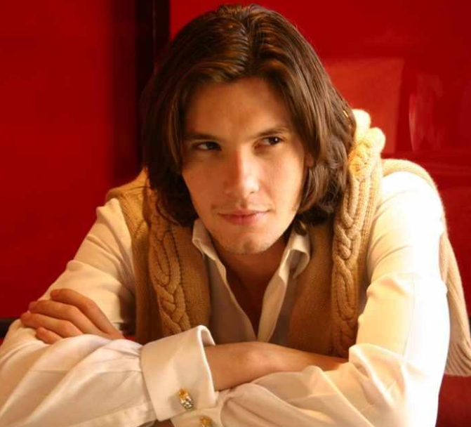 塞吉·卡斯特里图