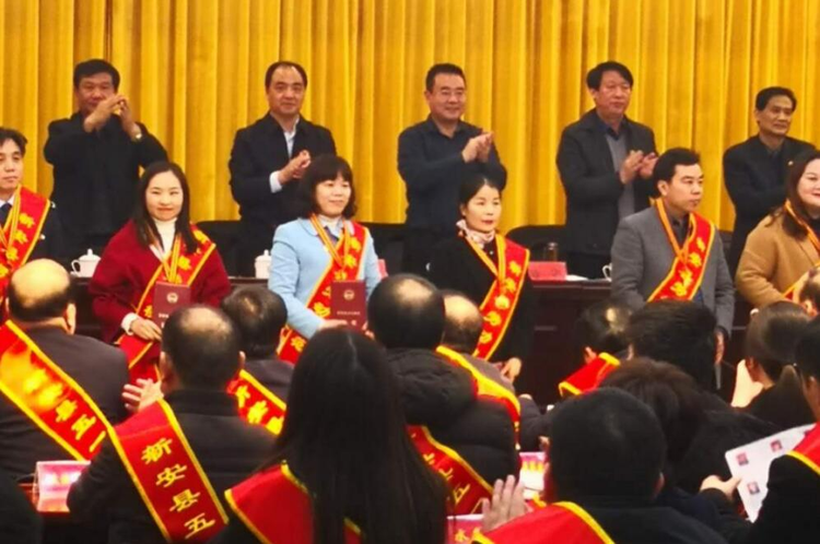 刘丹