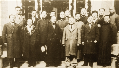1928年，中央研究院成立，蔡元培（前排左三）与同仁合影.png