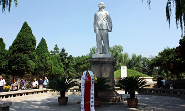 刘胡兰村