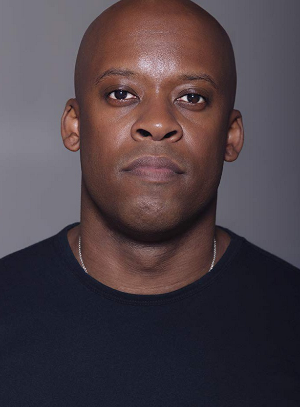 雷金纳德·巴恩斯