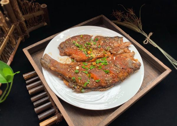 煎鲈鱼