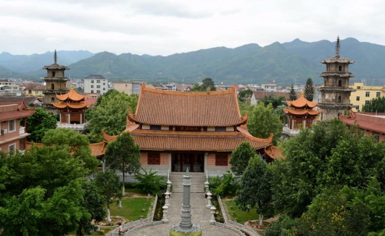 龙华寺.jpeg