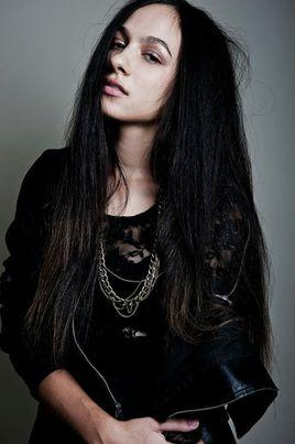 奥罗拉·佩里纽