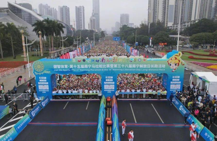 德乐乐·比祖乐米·切克莉