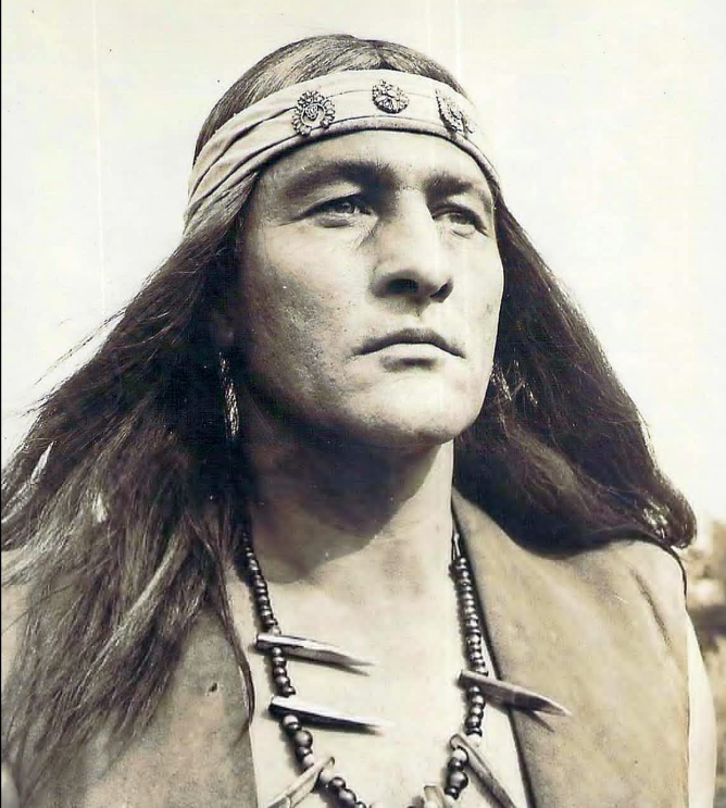 查尔斯·霍尔发斯