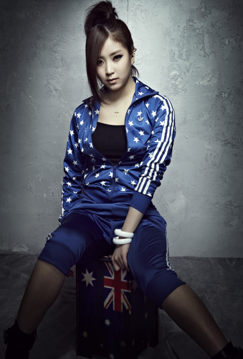 半斤八两1976年许冠文执导电影