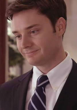 莱雅·卡里恩斯