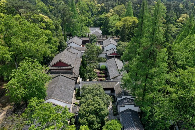 2020年4月19日，江西庐山市，航拍白鹿洞书院建筑群。