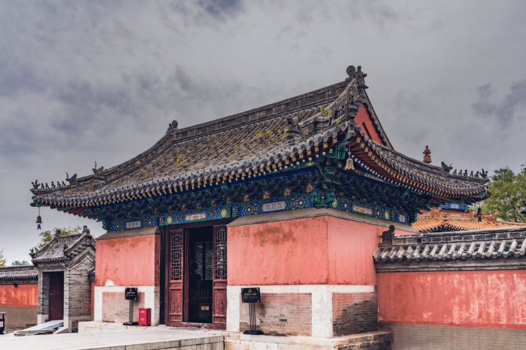 皂河龙王庙，宿迁地区少有的琉璃瓦古建筑，坐落在京杭大运河畔，乾隆皇帝下江南的行宫之一。.jpeg