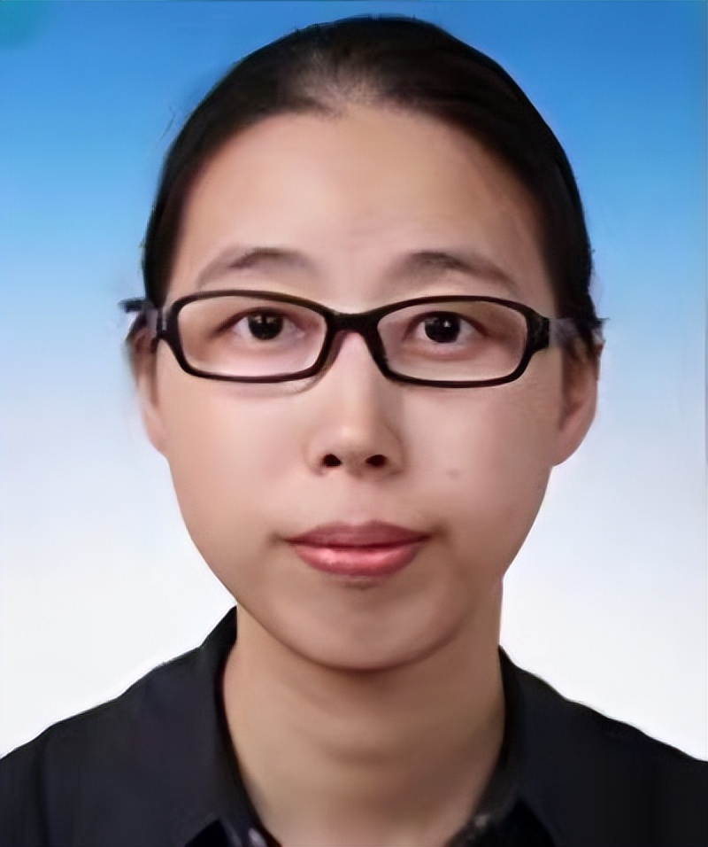 周蕾