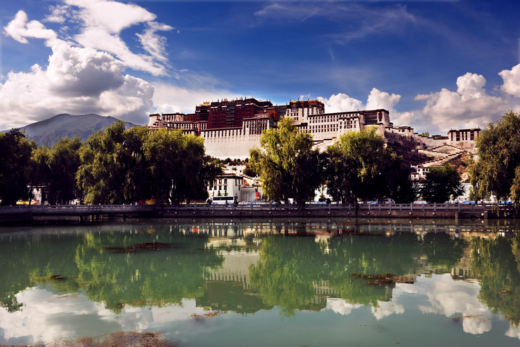 布达拉宫