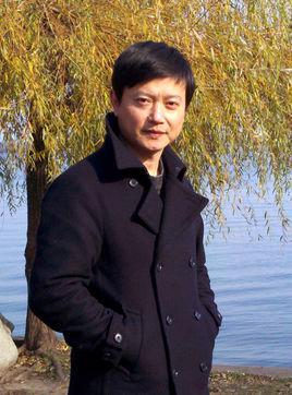 李伟