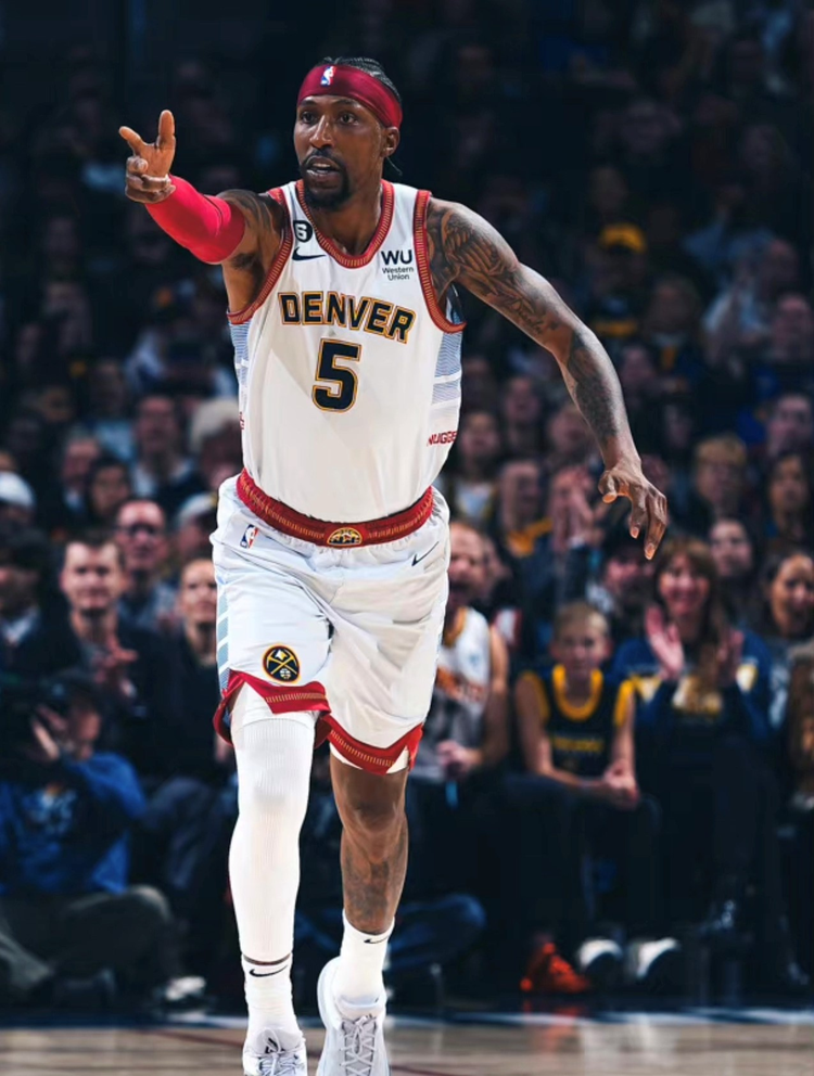 肯塔维奥斯·卡德维尔-波普