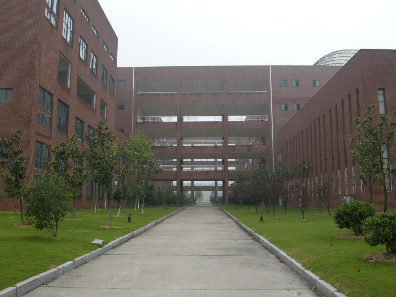 阜阳行政学院
