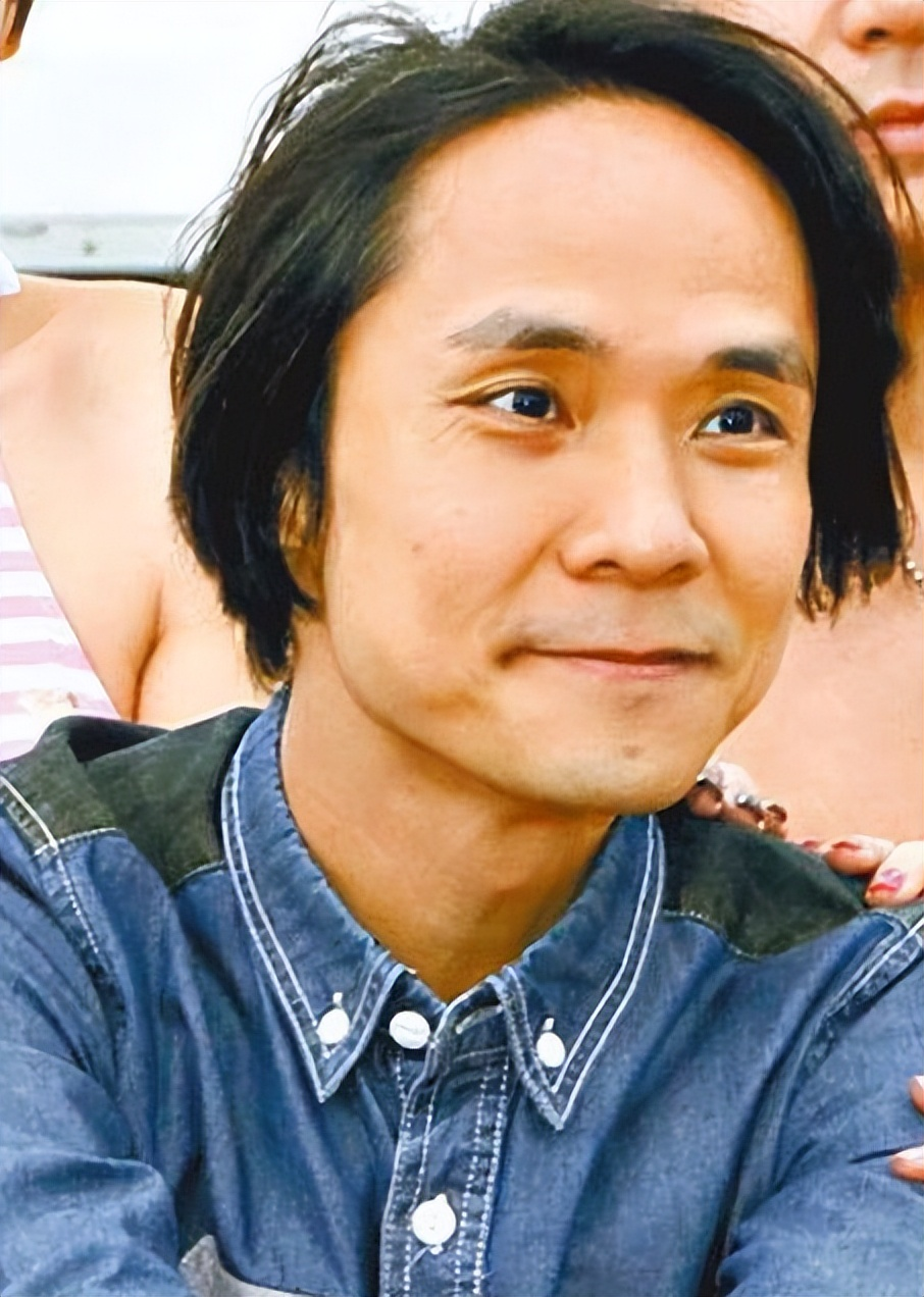区焯文