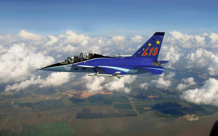 L-15教练机