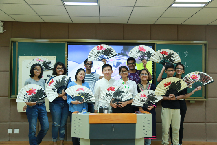 云南民族大学附属中学