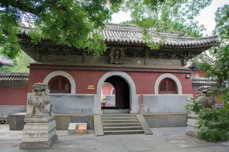 北京戒台寺山门殿建筑风貌