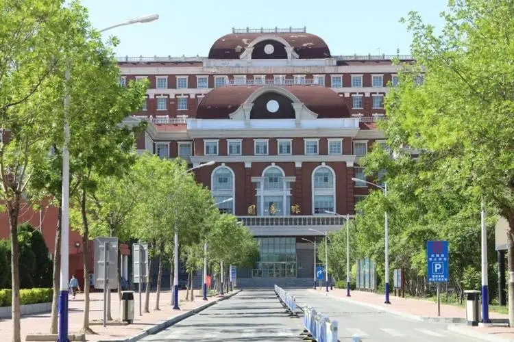 天津外国语大学