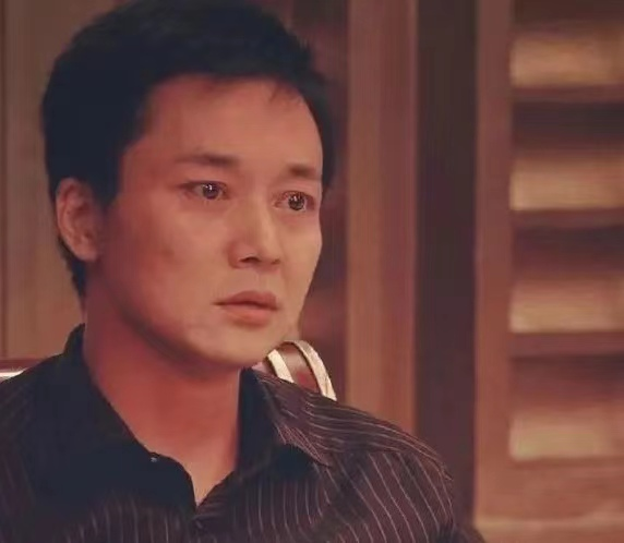 刘奕君
