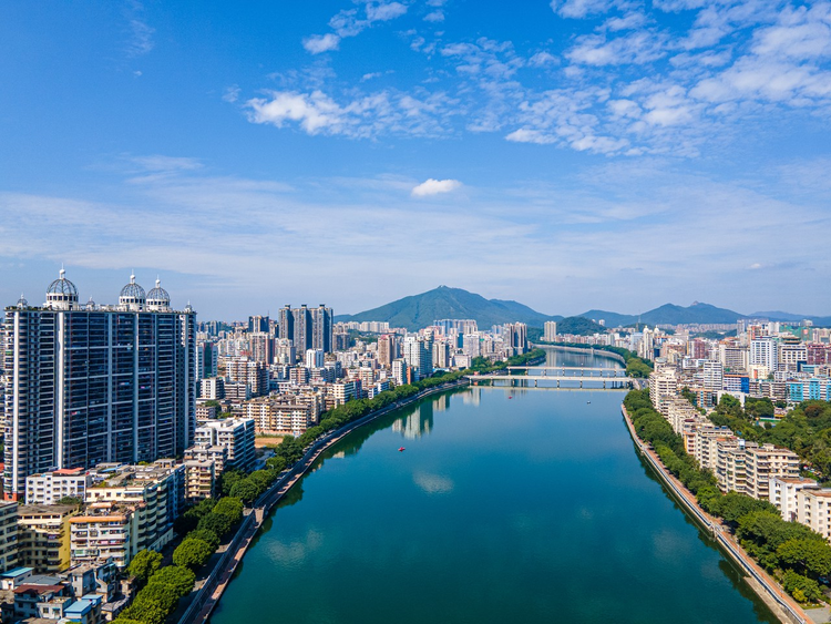 广东省韶关市三江两岸城市天际线