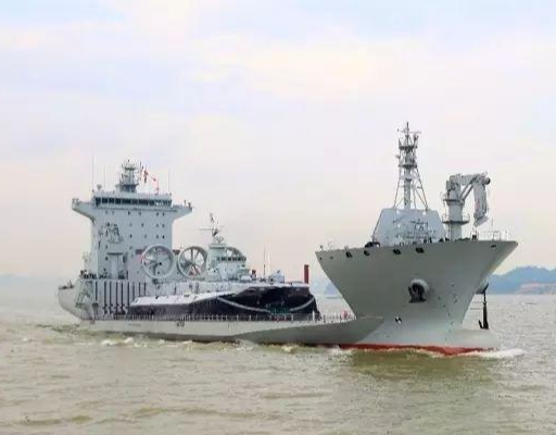 东海岛号半潜船