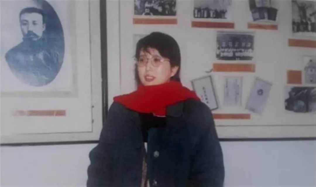 李虹