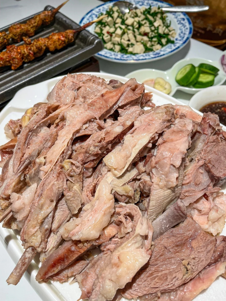 阿克塞哈萨克族自治县