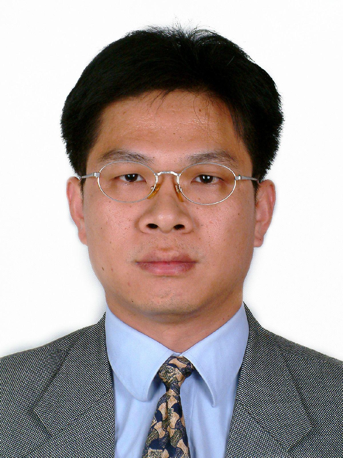 闫亚林