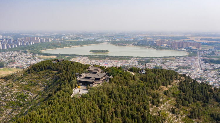 山东梁山县水泊梁山景区.jpeg