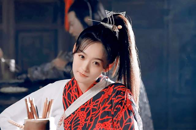 何泓姗