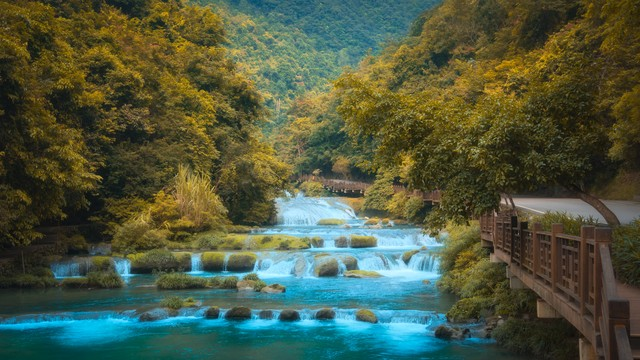 镇宁布依族苗族自治县