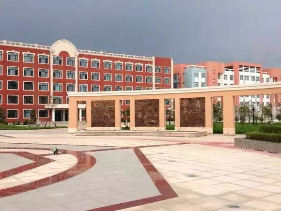 鸡西市第六中学