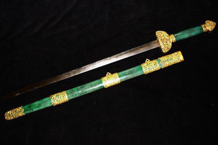 王震将军收藏龙泉剑