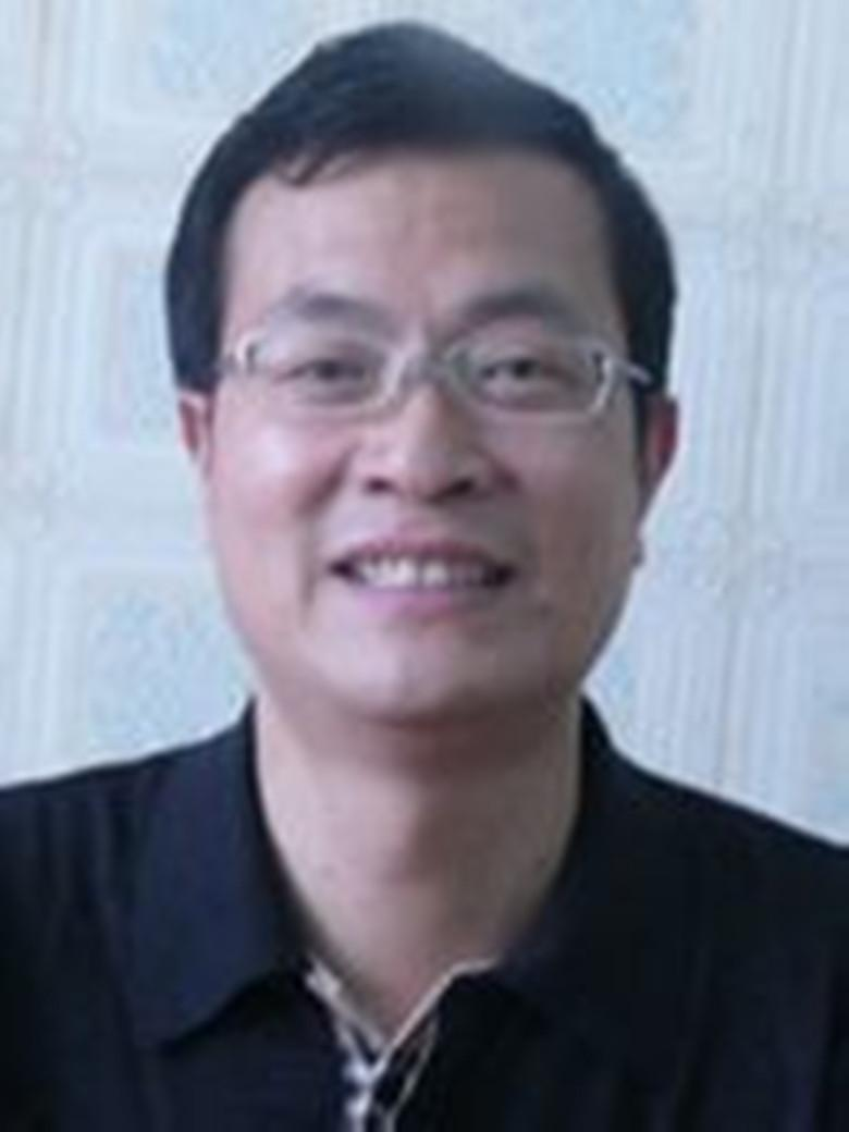 李伟