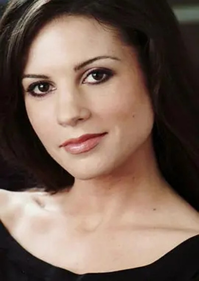 莱雅·卡里恩斯