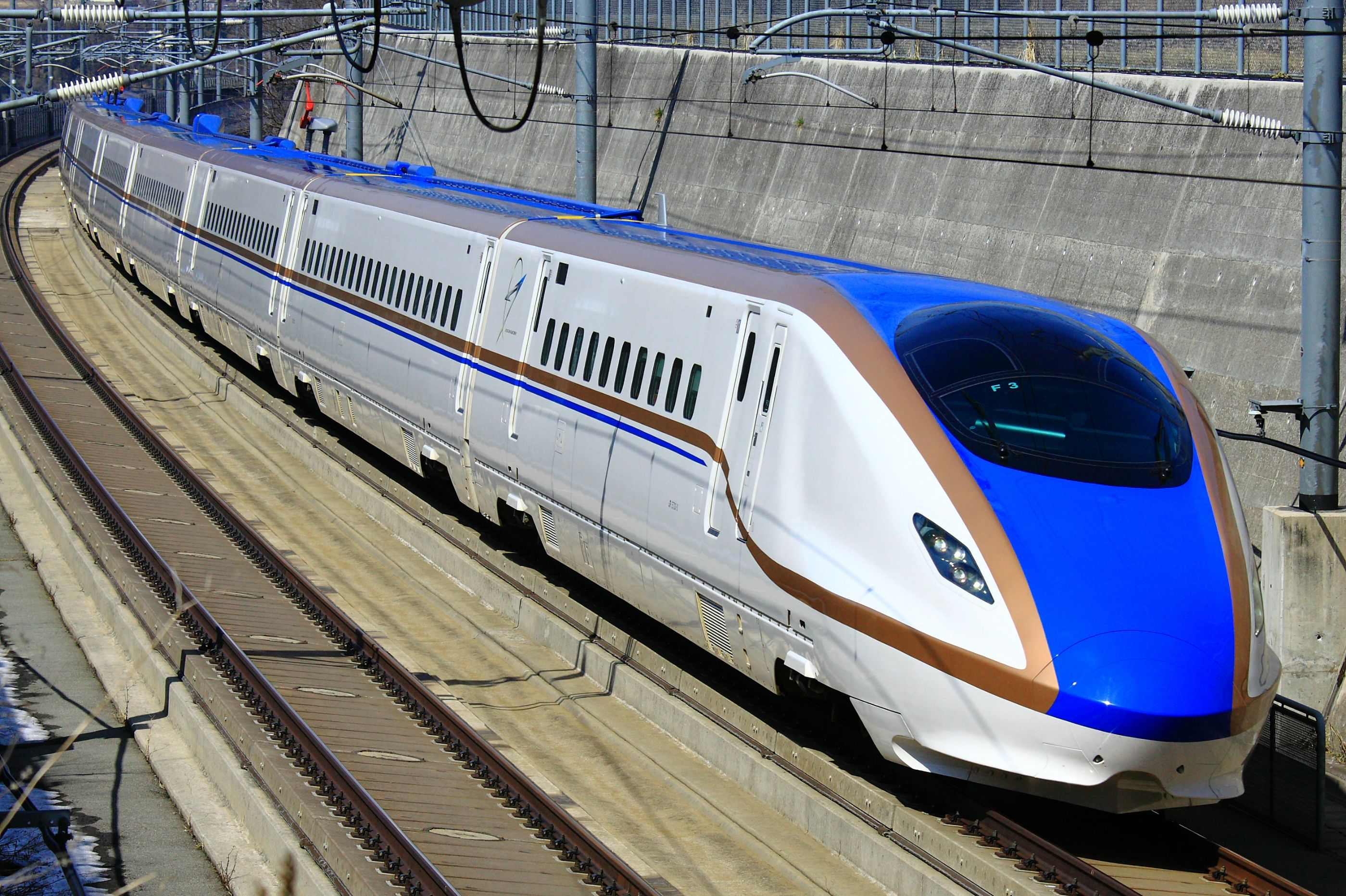 新干线e7系电力动车组 (2013年川崎重工业制造的动车)