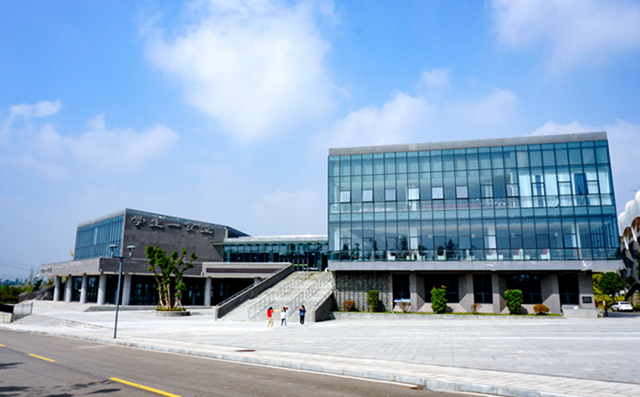 四川卫生康复职业学院