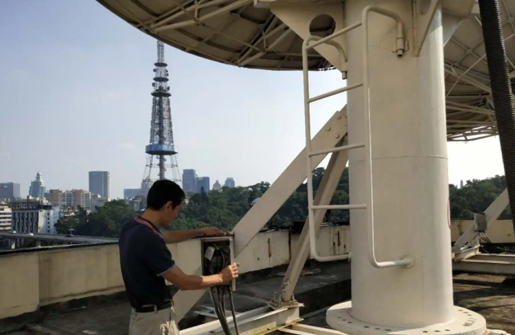 大湾区之声发射传送装置