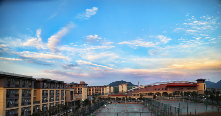 贵阳信息科技学院