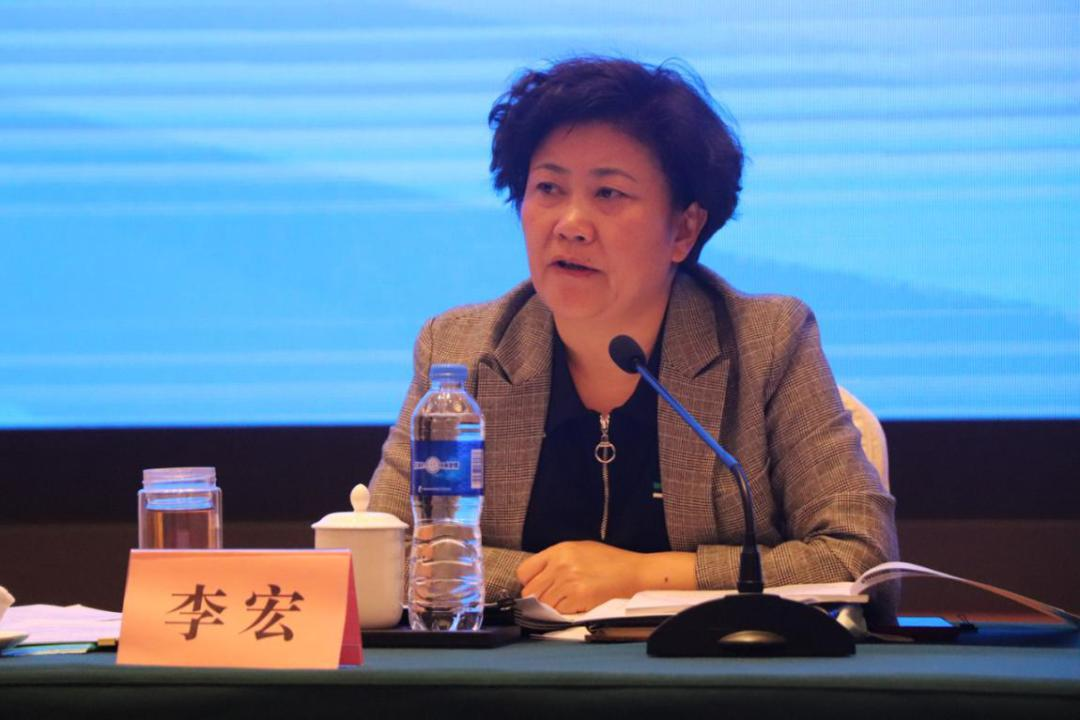 李宏