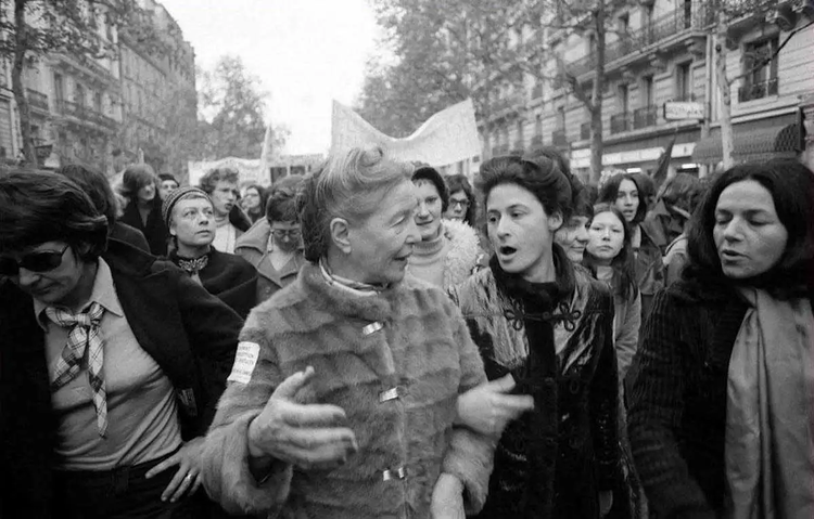 simone-at-a-protest-for-abortion-rights.png