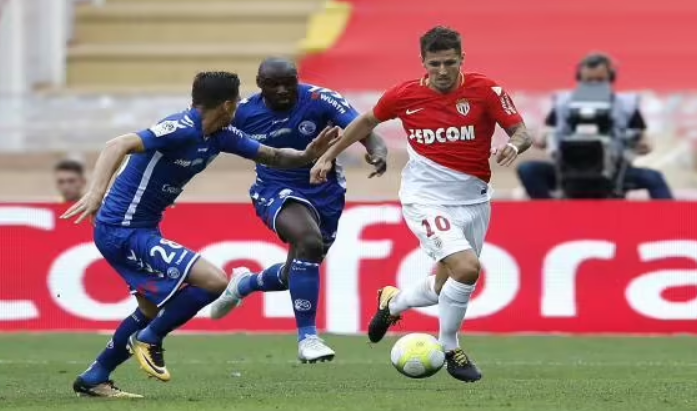 贝西克塔斯足球俱乐部