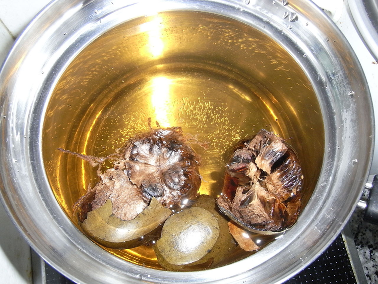 1280px-HK_Sweet_Fruit_羅漢果_Luo_Han_Guo_煲水_cooking_water_Fructus_Momordicae_003.jpeg