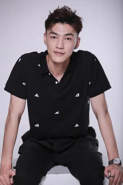 李岑奕