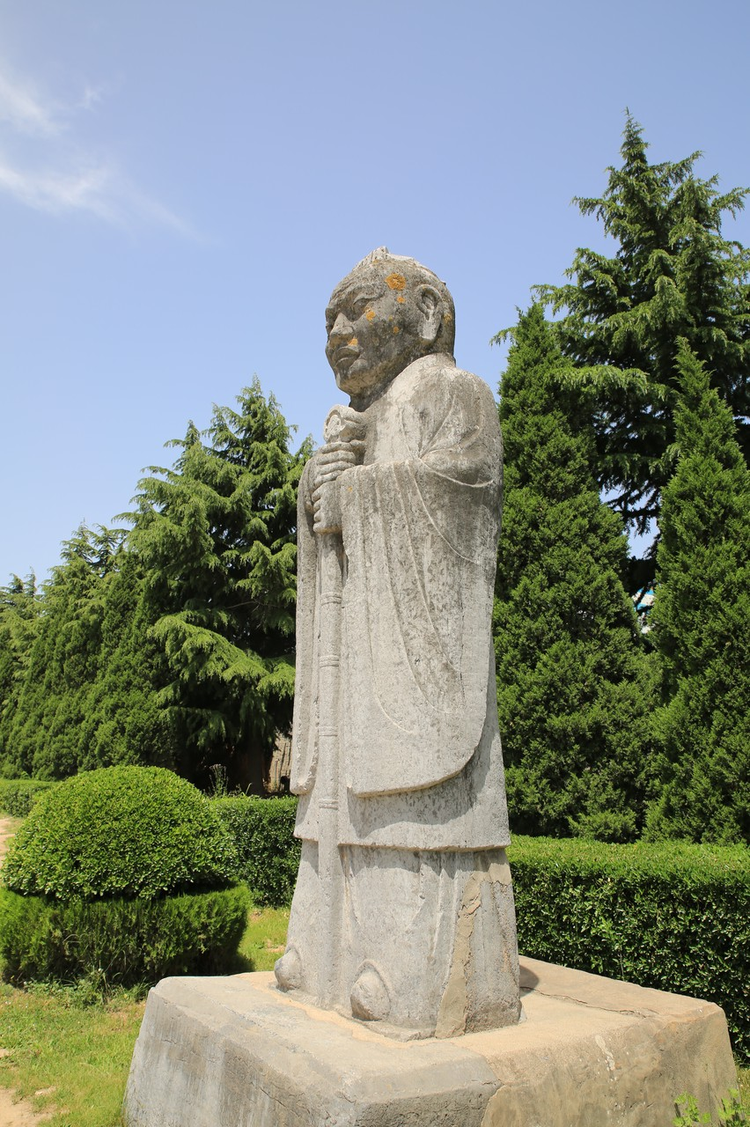 陕西省咸阳市乾陵石像生：翁仲（直阁将军）