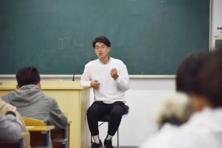 赵一博