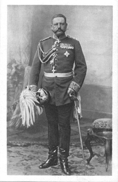 Paul_von_Hindenbug_als_Generalmajor_im_Generalstab_1897.jpeg